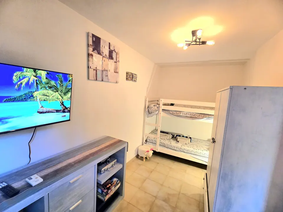 La seconda camera, con il letto a castello