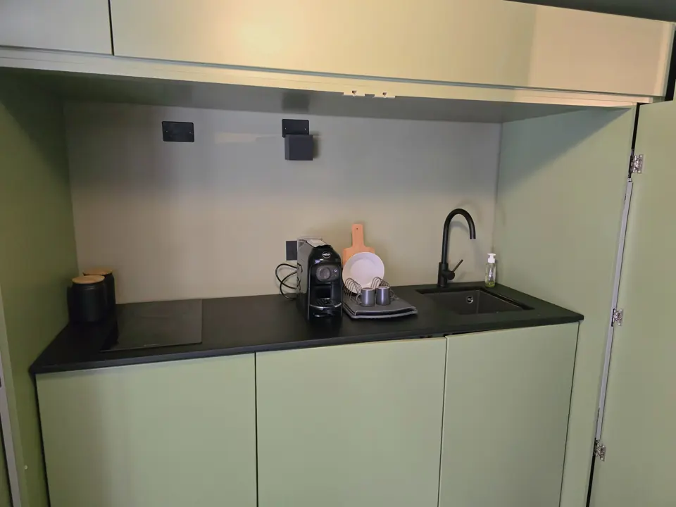 Die Kochnische mit Induktionskochfeld